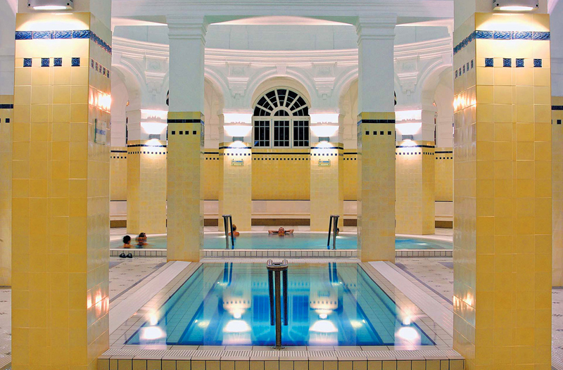 talb about travel terme di Budapest Bagni Széchenyi interno