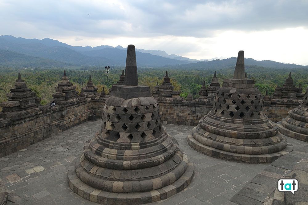 talk about travel indonesia java tempio borobudur