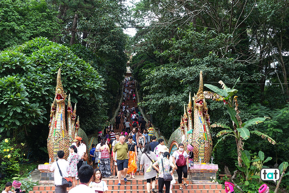 thailandia wat phra that doi suthep scalinata