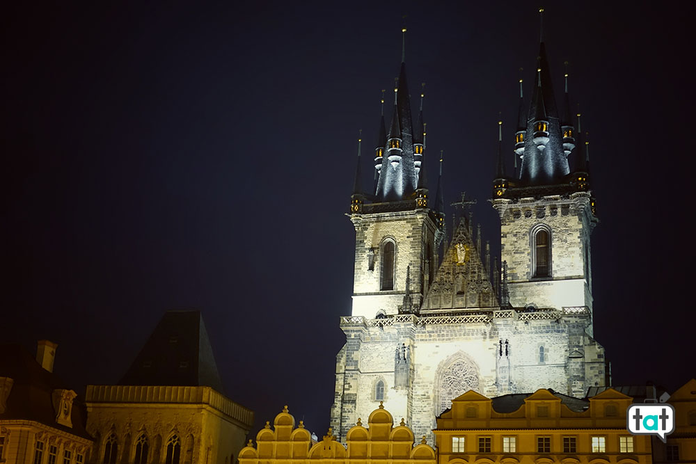 praga piazza vecchia notte