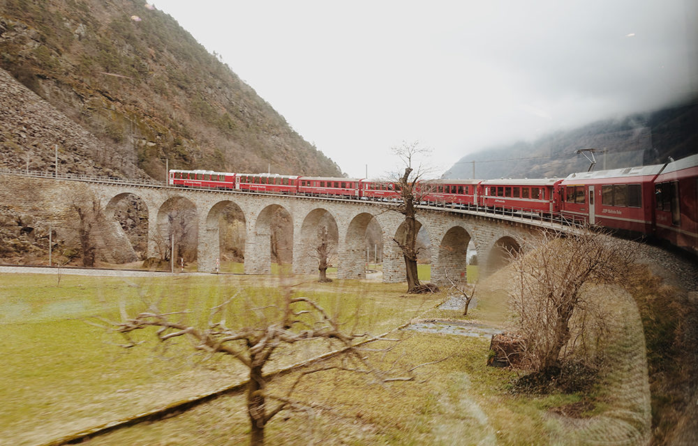 IL TRENINO ROSSO DEL BERNINA: LA FERROVIA RETICA DA TIRANO A ST. MORITZ