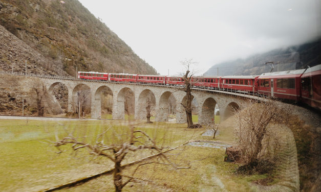 IL TRENINO ROSSO DEL BERNINA: LA FERROVIA RETICA DA TIRANO A ST. MORITZ